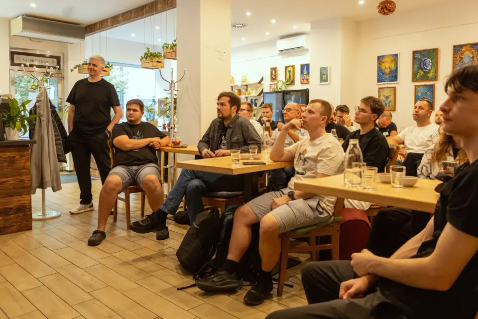 Účastníci předchozího Business Meetupu ve Westie Coffee