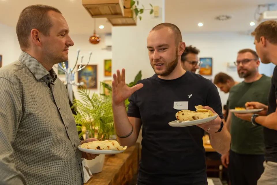 Rozhovory účastníků po programu Business Meetupu